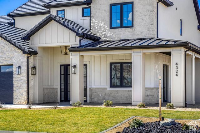 4324 S SECRETARIAT DR, Washington, UT 84780