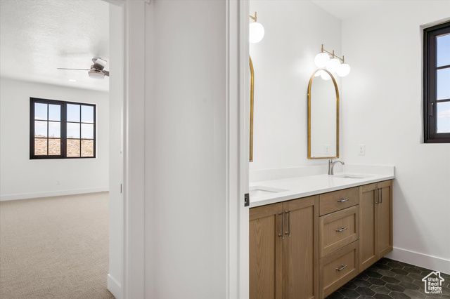 4324 S SECRETARIAT DR, Washington, UT 84780