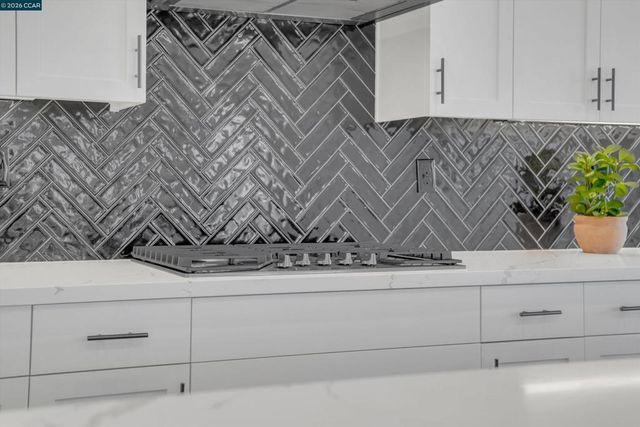 3368 Mulholland Dr, Lathrop, CA 95330