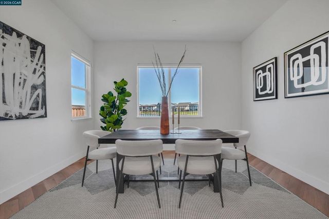 3368 Mulholland Dr, Lathrop, CA 95330