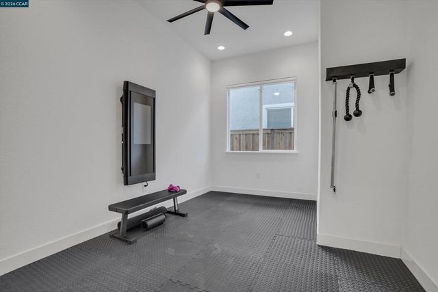 3368 Mulholland Dr, Lathrop, CA 95330