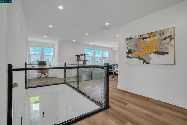 3368 Mulholland Dr, Lathrop, CA 95330