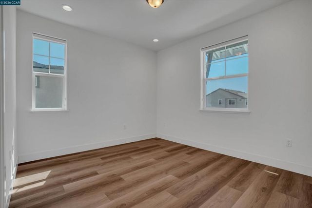 3368 Mulholland Dr, Lathrop, CA 95330