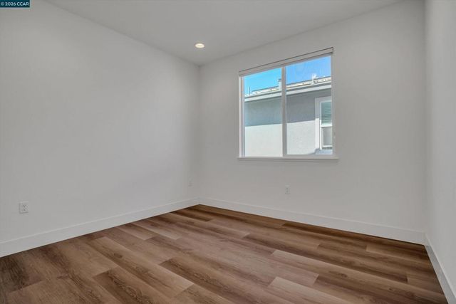 3368 Mulholland Dr, Lathrop, CA 95330