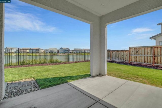 3368 Mulholland Dr, Lathrop, CA 95330