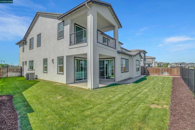 3368 Mulholland Dr, Lathrop, CA 95330