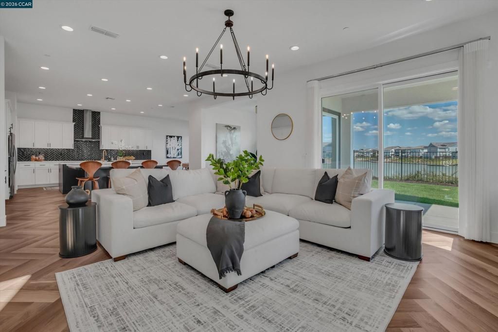 Image 14 of property listing at 3368 Mulholland Dr, Lathrop, CA 95330