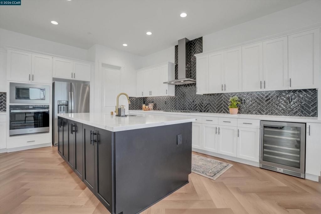 Image 25 of property listing at 3368 Mulholland Dr, Lathrop, CA 95330