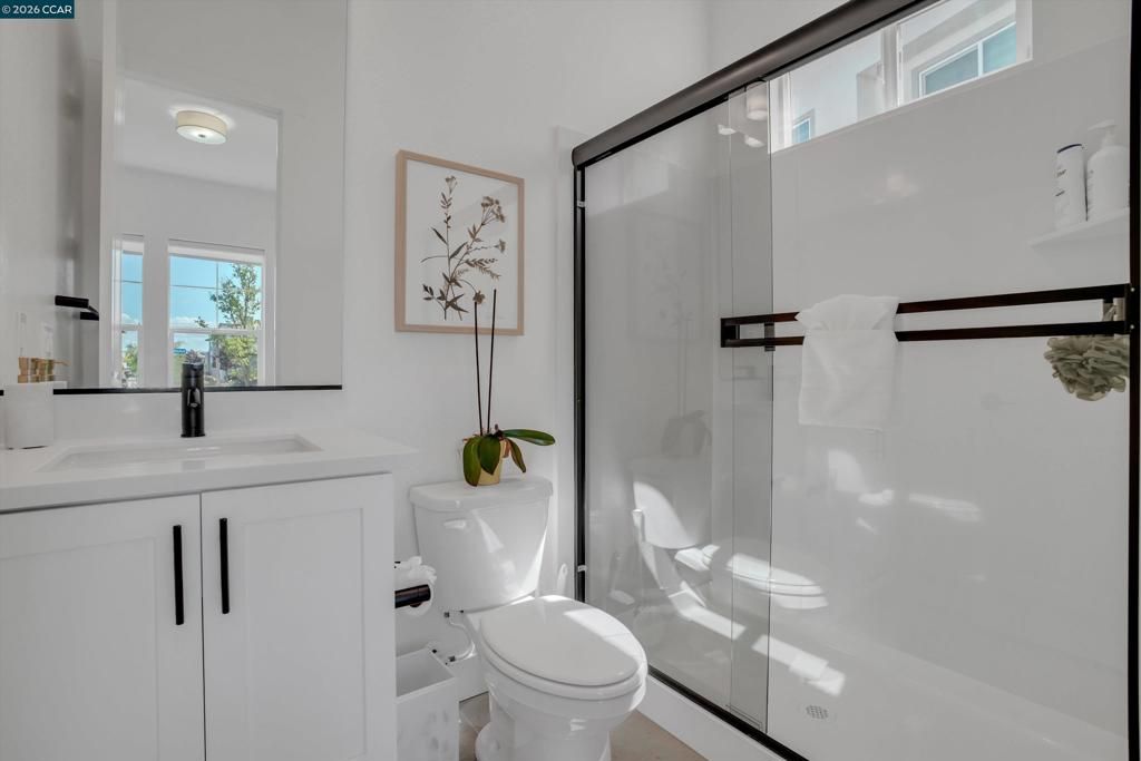 Image 33 of property listing at 3368 Mulholland Dr, Lathrop, CA 95330