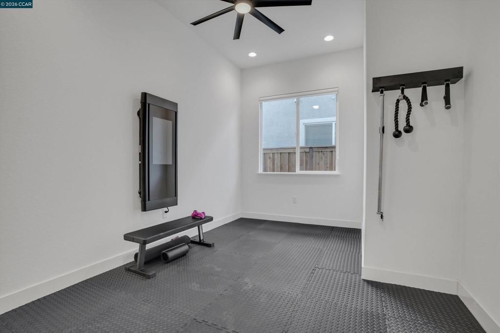 Image 34 of property listing at 3368 Mulholland Dr, Lathrop, CA 95330