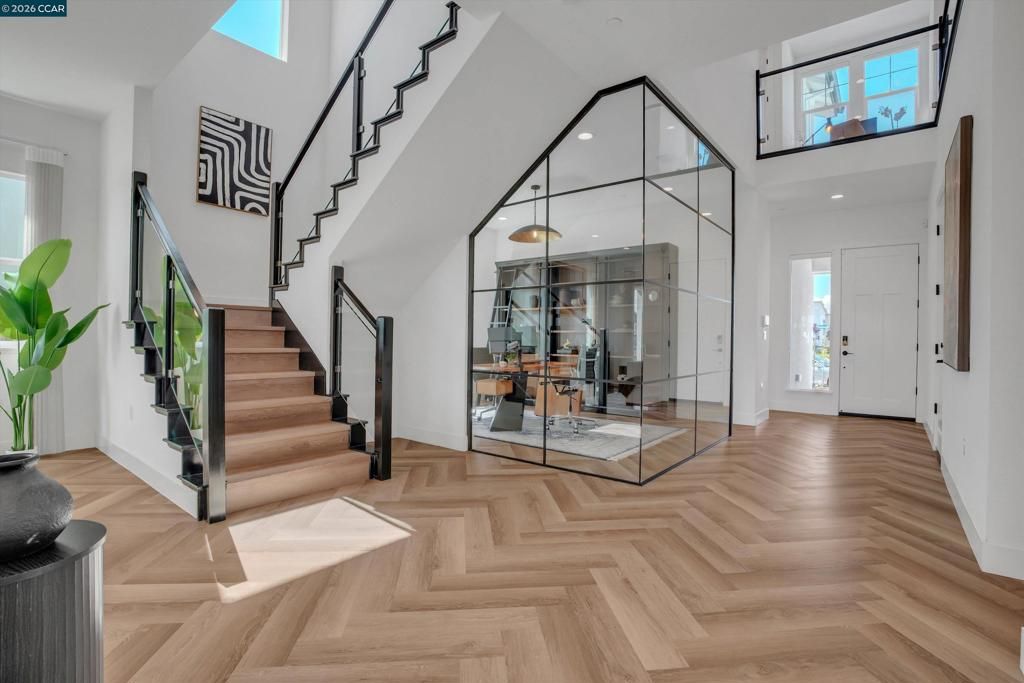 Image 36 of property listing at 3368 Mulholland Dr, Lathrop, CA 95330