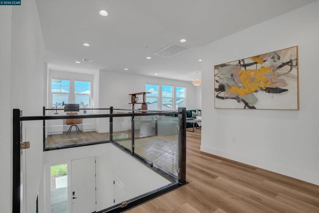 Image 37 of property listing at 3368 Mulholland Dr, Lathrop, CA 95330