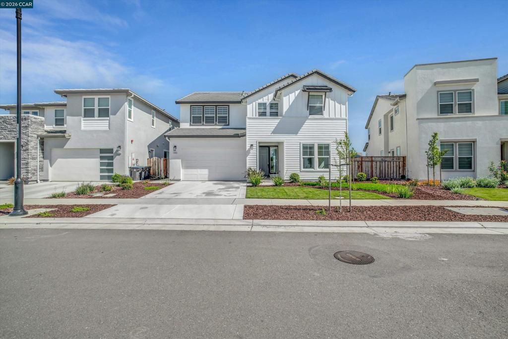 Image 4 of property listing at 3368 Mulholland Dr, Lathrop, CA 95330