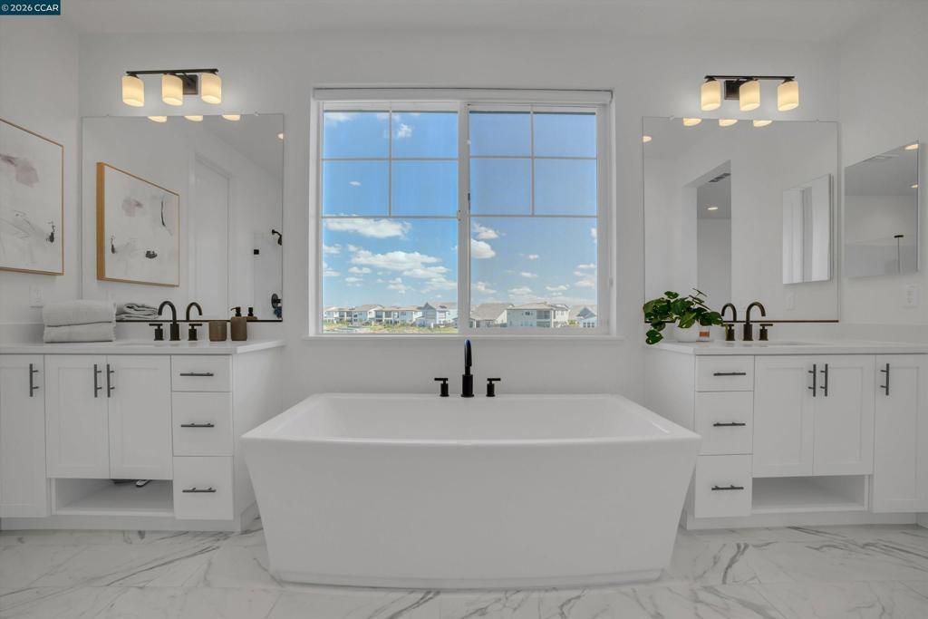 Image 48 of property listing at 3368 Mulholland Dr, Lathrop, CA 95330