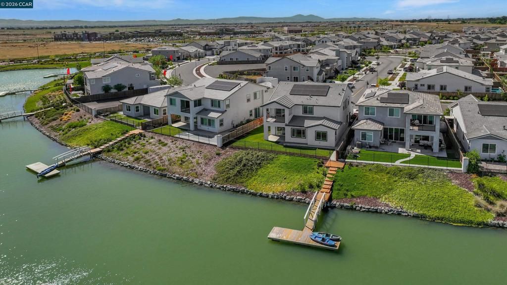 Image 7 of property listing at 3368 Mulholland Dr, Lathrop, CA 95330