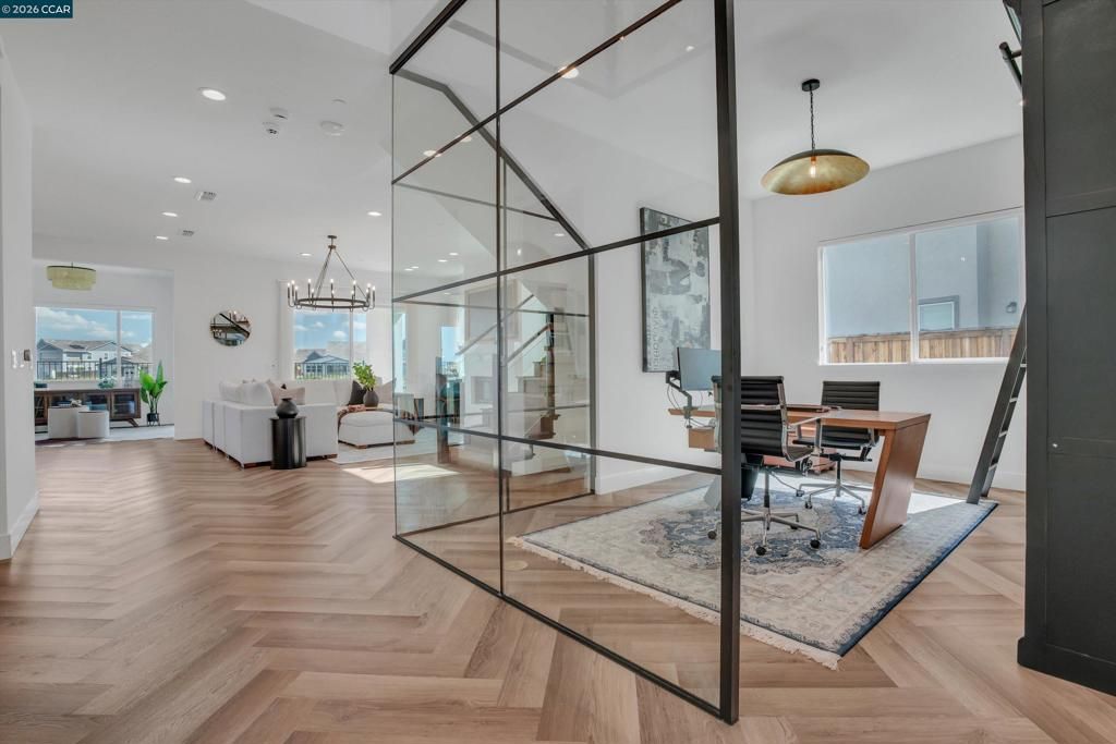 Image 9 of property listing at 3368 Mulholland Dr, Lathrop, CA 95330