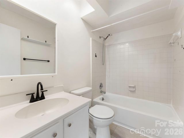 1023 Sardis Cove Drive, Charlotte, NC 28270