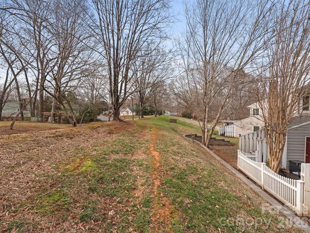 1023 Sardis Cove Drive, Charlotte, NC 28270