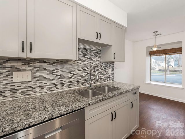 1023 Sardis Cove Drive, Charlotte, NC 28270