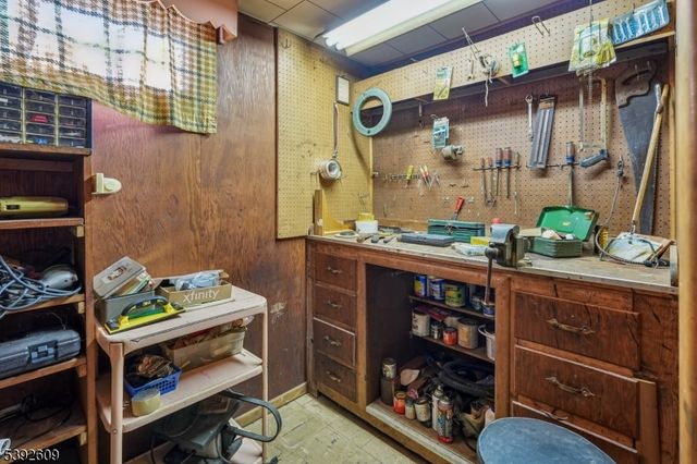 222 N 17th St, Kenilworth Boro, NJ 07033