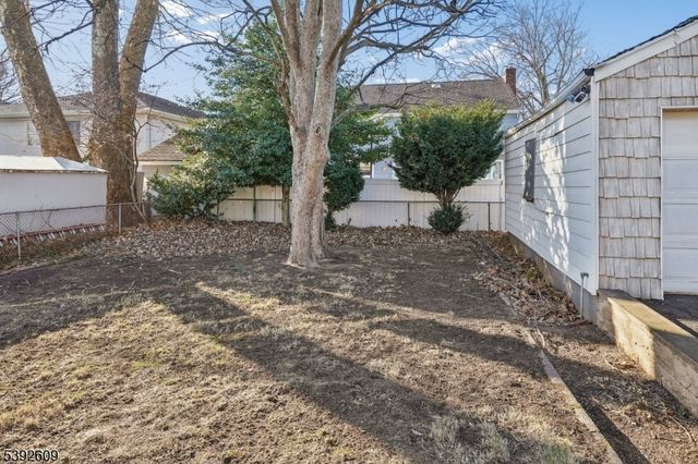 222 N 17th St, Kenilworth Boro, NJ 07033