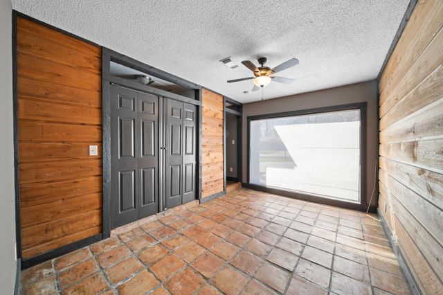 2004 White Oak Drive, Conroe, TX 77304