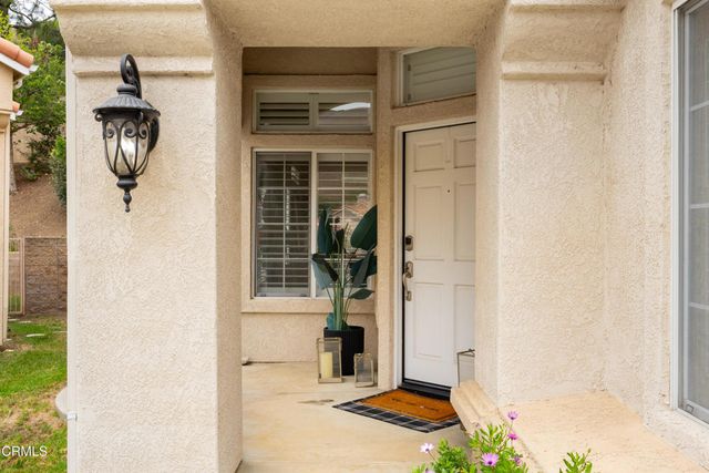 131 Concerto Drive, Oak Park, CA 91377
