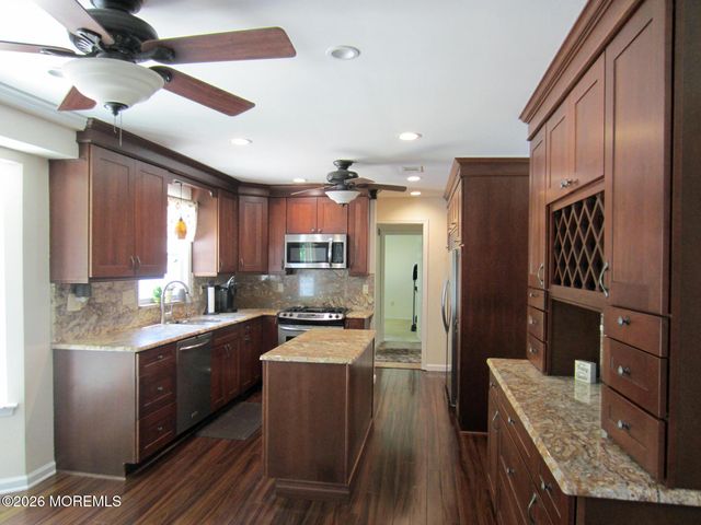 28 Branson Drive, Lincroft, NJ 07738