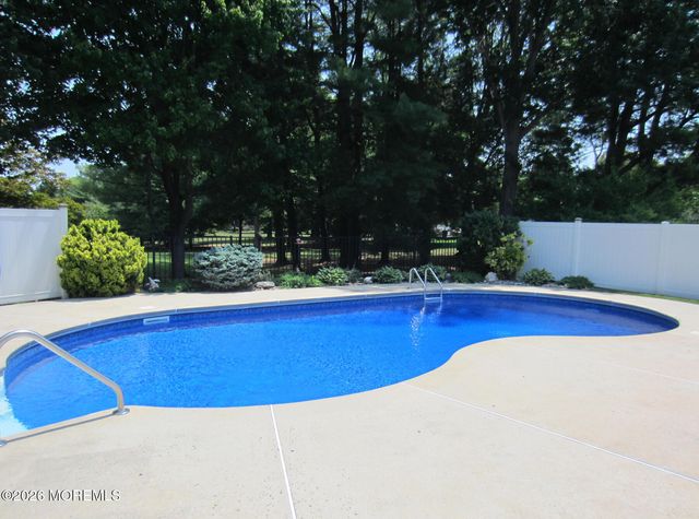 28 Branson Drive, Lincroft, NJ 07738