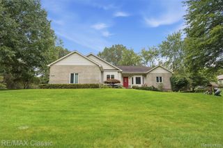 5472 E Alyssa Court, White Lake Charter Township, MI 48383