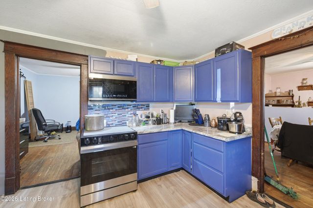 4306 Mud Ln, Louisville, KY 40229
