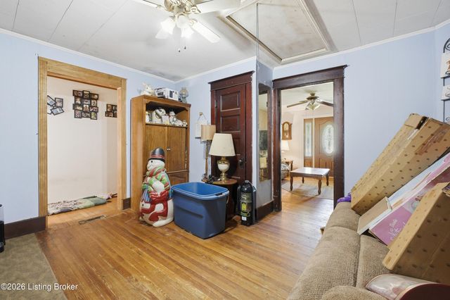 4306 Mud Ln, Louisville, KY 40229