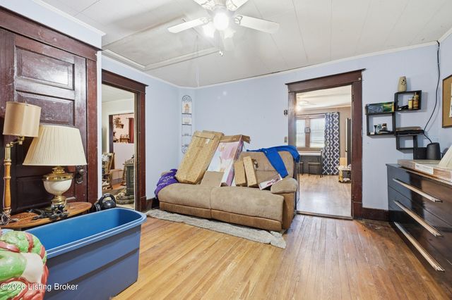 4306 Mud Ln, Louisville, KY 40229