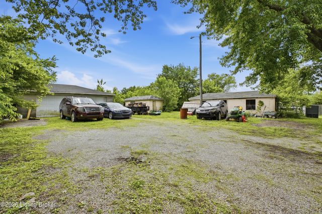 4306 Mud Ln, Louisville, KY 40229