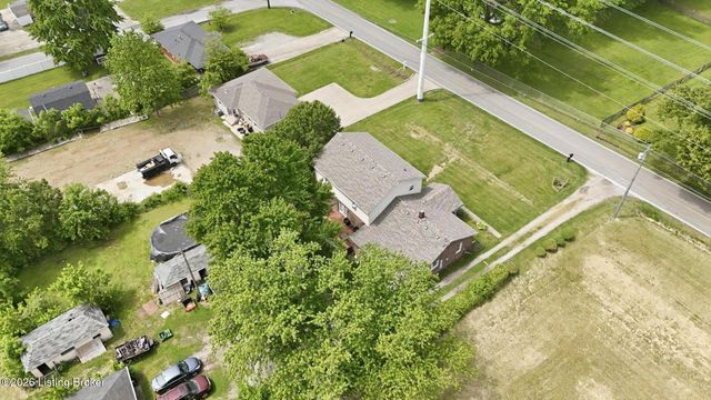 4306 Mud Ln, Louisville, KY 40229