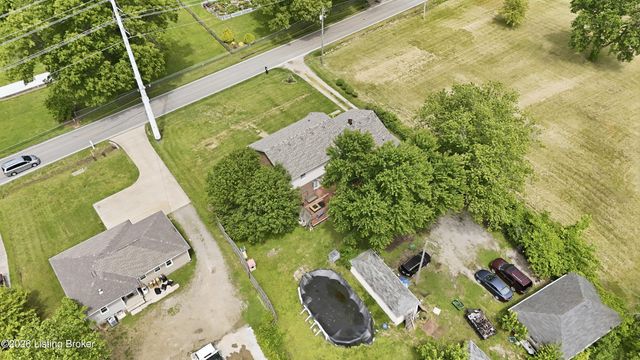 4306 Mud Ln, Louisville, KY 40229