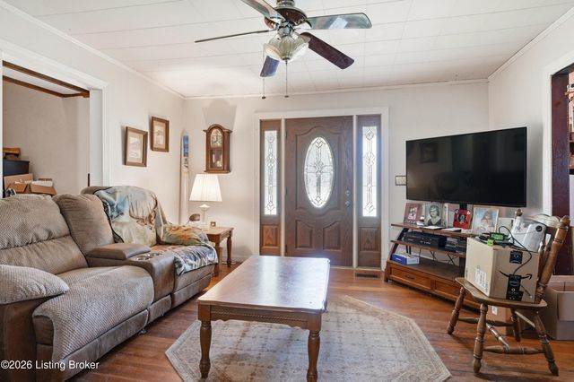 4306 Mud Ln, Louisville, KY 40229