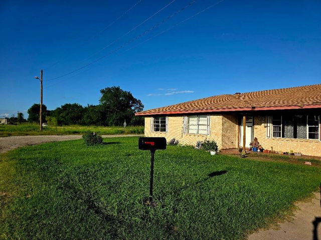 602 Hewitt Street, Groesbeck, TX 76642