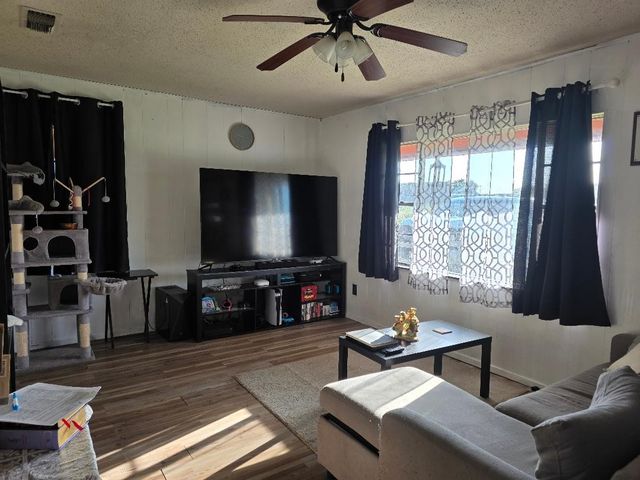602 Hewitt Street, Groesbeck, TX 76642