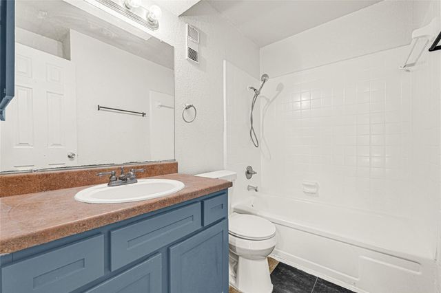 8100 Creekbend Drive 162, Houston, TX 77071