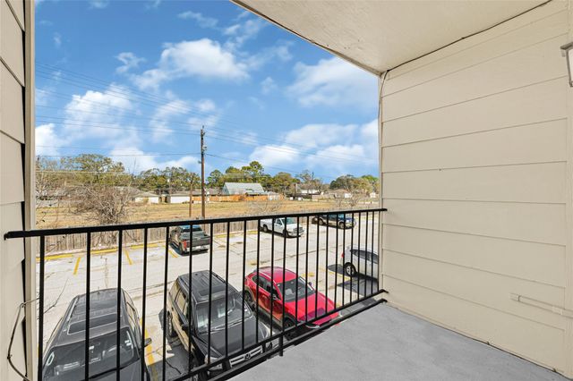 8100 Creekbend Drive 162, Houston, TX 77071