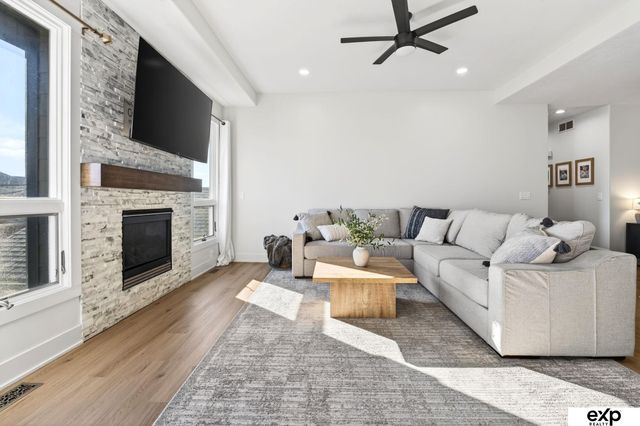 17209 Jessica Lane, Gretna, NE 68028