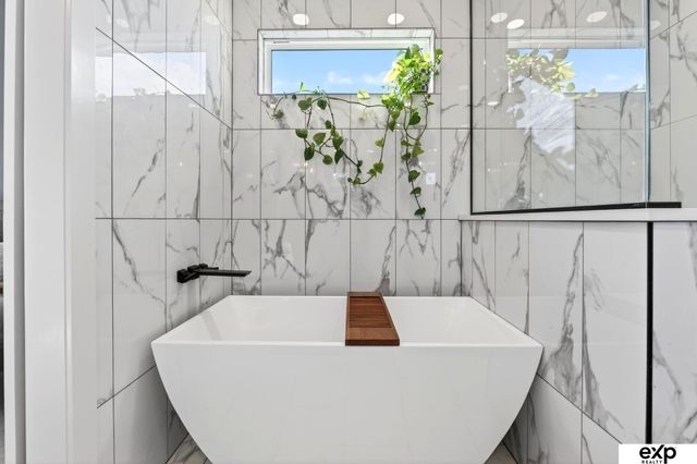 17209 Jessica Lane, Gretna, NE 68028