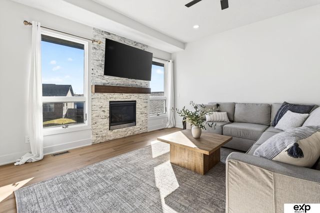 17209 Jessica Lane, Gretna, NE 68028