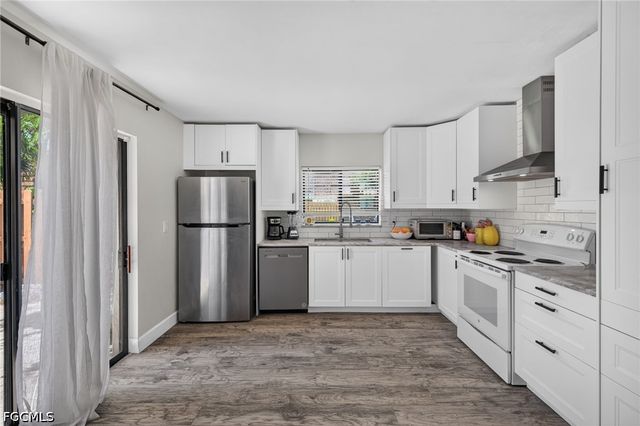 1448 Park Shore CIR 2, Fort Myers, FL 33901