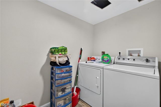 1448 Park Shore CIR 2, Fort Myers, FL 33901