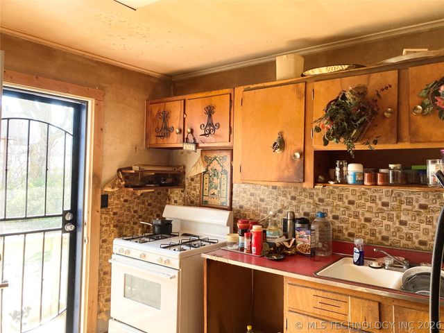 752 E 35th Street North N, Tulsa, OK 74106