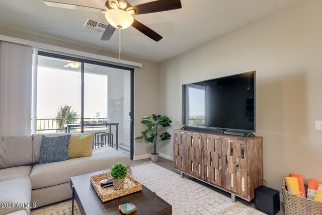 2511 W QUEEN CREEK Road 302, Chandler, AZ 85248