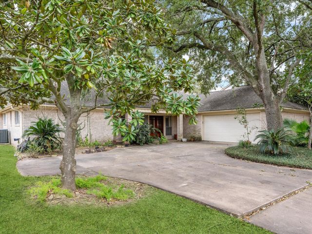2719 E Pebble Beach Drive, Missouri City, TX 77459