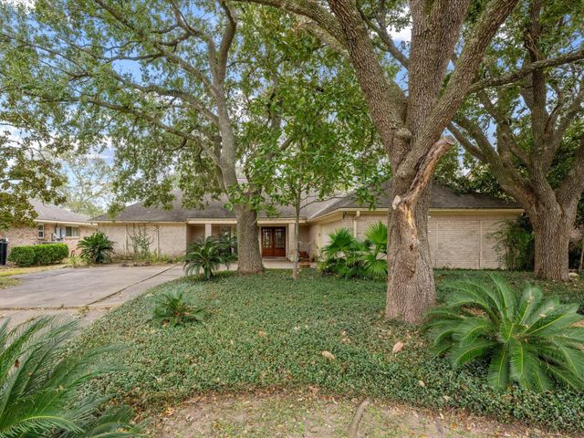 2719 E Pebble Beach Drive, Missouri City, TX 77459